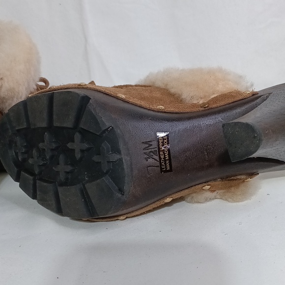 MICHAEL KORS Tan Shearling Mules | Cozy Suede Slip-On Heels | Size 7.5 | Winter - Picture 4 of 4